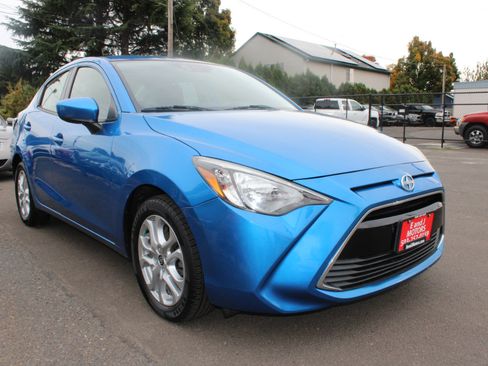 Used 2016 Scion iA image 7