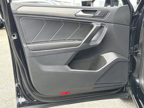 Certified 2023 Volkswagen Tiguan SE FWD image 29