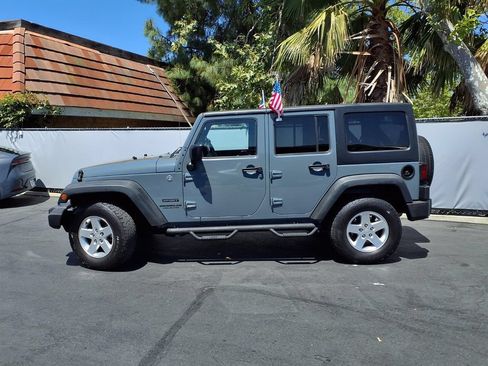 Used 2015 Jeep Wrangler Unlimited Sport w/ Quick Order Package 24S AWD/4WD image 2