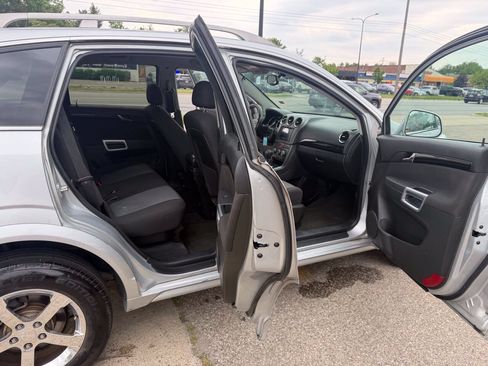 Used 2013 Chevrolet Captiva Sport LT FWD image 9