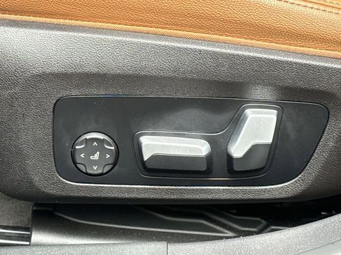 Used 2023 BMW 330i xDrive Sedan w/ Premium Package AWD/4WD image 14