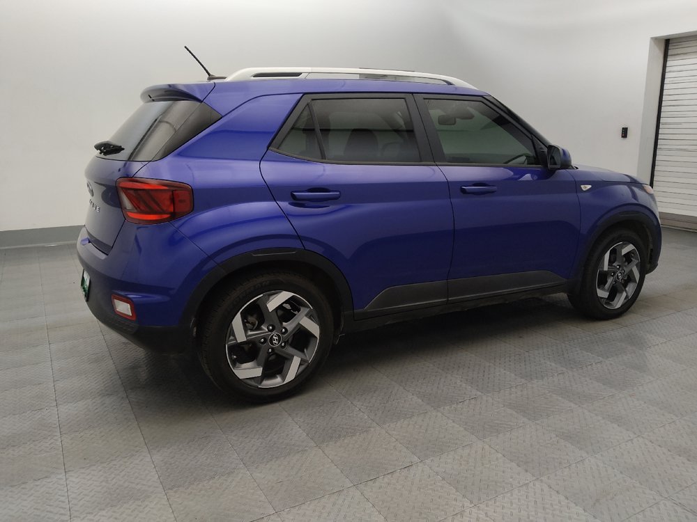 Used 2023 Hyundai Venue SEL FWD image 10