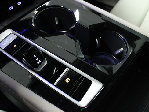 Used 2025 Volkswagen Atlas SEL Premium R-Line image 24