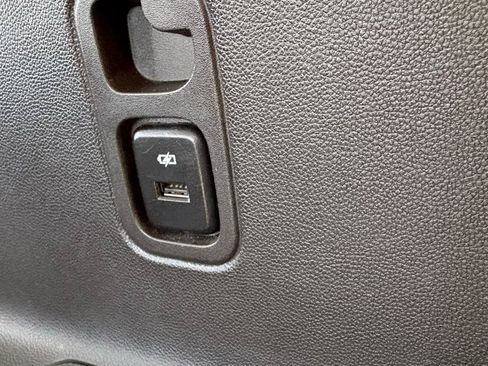 Used 2019 Chevrolet Traverse Premier w/ Driver Confidence II Package FWD image 37