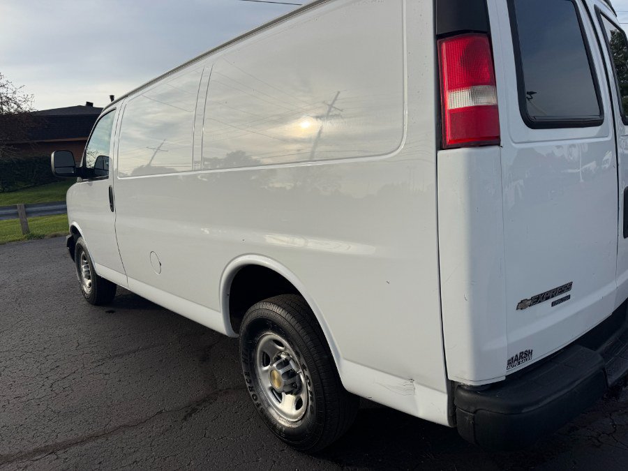 Used 2015 Chevrolet Express 3500 RWD image 10