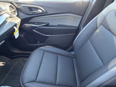 New 2026 Chevrolet Trax ACTIV w/ Sunroof Package FWD image 12