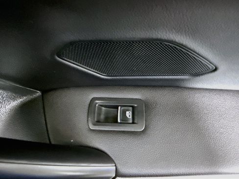 Used 2019 Volkswagen Tiguan SE FWD image 31