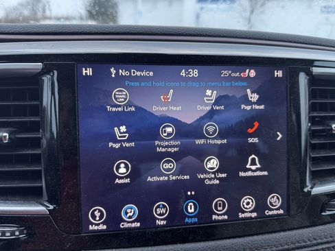 Used 2020 Chrysler Pacifica Limited image 19