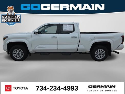 Used 2024 Toyota Tacoma SR5 AWD/4WD image 11
