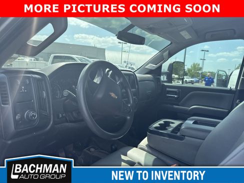 Used 2019 Chevrolet Silverado 2500 W/T AWD/4WD image 12