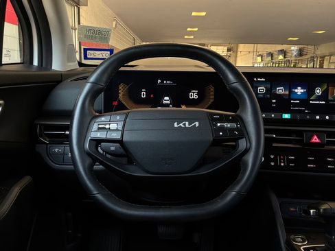 Used 2026 Kia Sportage LX FWD image 32