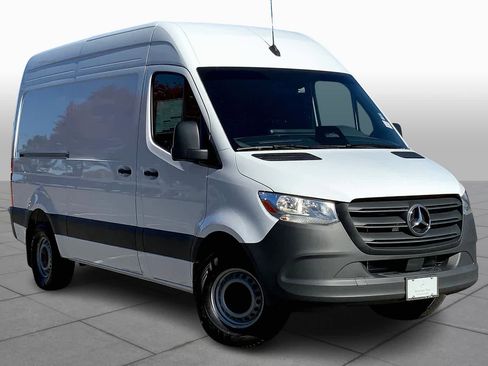 Used 2025 Mercedes-Benz Sprinter 2500 image 2