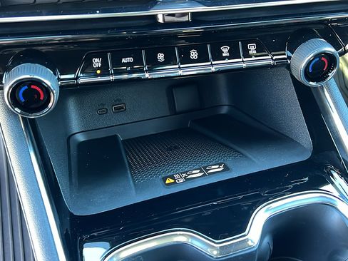 New 2026 Chevrolet Traverse RS image 24