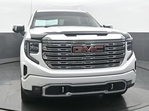 Used 2024 GMC Sierra 1500 Denali w/ Technology Package AWD/4WD image 8