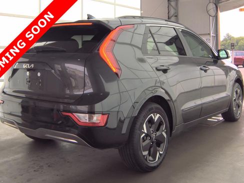 Used 2024 Kia Niro Wind w/ Wind Preserve Package FWD image 5