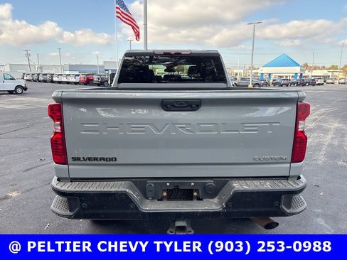 Used 2024 Chevrolet Silverado 2500 Custom w/ Custom Value Package image 6