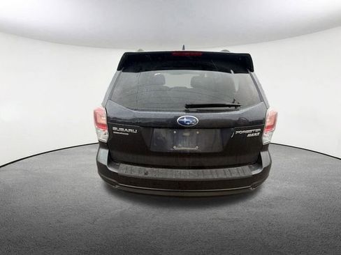 Used 2017 Subaru Forester 2.5i Premium w/ All-Weather Package AWD/4WD image 6