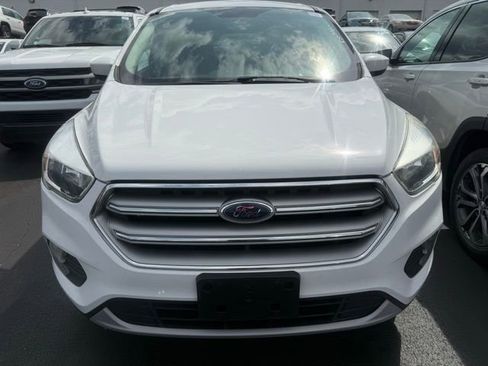 Used 2017 Ford Escape SE w/ SE Cold Weather Package image 1