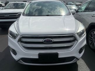 Used 2017 Ford Escape SE w/ SE Cold Weather Package video 1