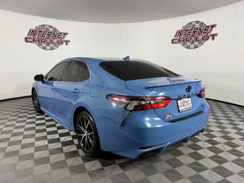 Used 2023 Toyota Camry SE FWD image 5