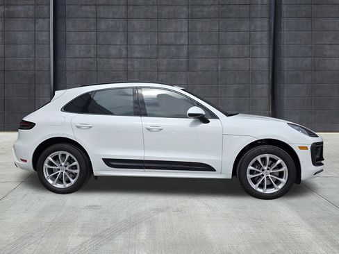 Certified 2025 Porsche Macan AWD/4WD image 7
