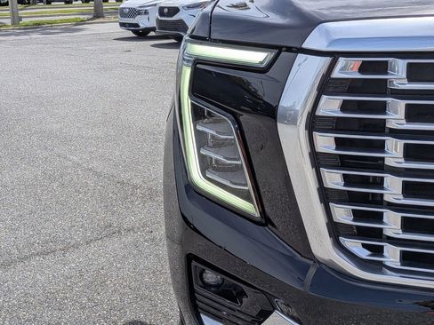 Certified 2025 GMC Yukon XL Denali AWD/4WD image 8