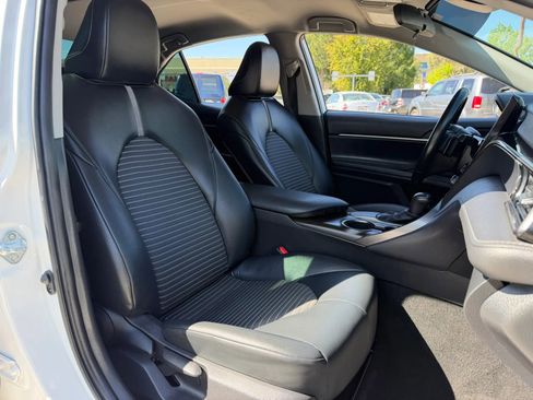 Used 2021 Toyota Camry SE FWD image 22