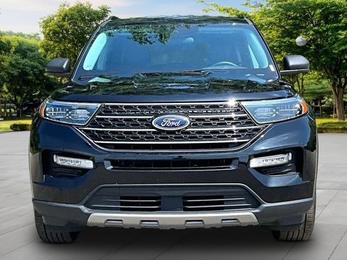 Used 2024 Ford Explorer XLT w/ Equipment Group 202A AWD/4WD image 3