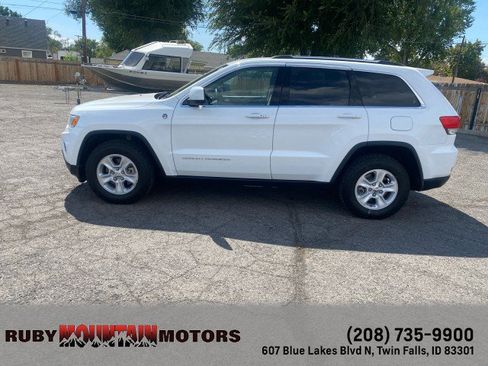 Used 2016 Jeep Grand Cherokee Laredo w/ Quick Order Package 23E AWD/4WD image 4