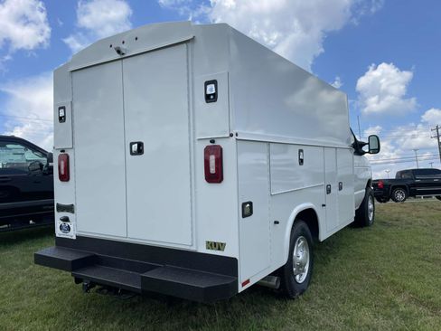 New 2026 Ford E-350 and Econoline 350 Super Duty w/ Power Equipment Group image 8