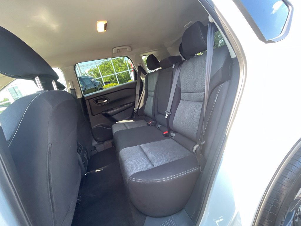Certified 2025 Nissan Rogue SV AWD/4WD image 21