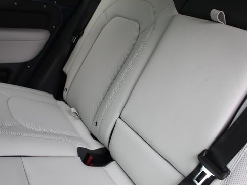 Used 2025 Land Rover Defender 110 S image 19