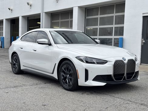 New 2026 BMW i4 eDrive40 w/ Parking Assistance Package image 5