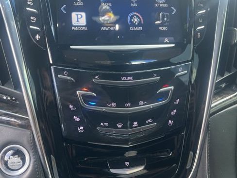 Used 2015 Cadillac Escalade Platinum AWD/4WD image 7