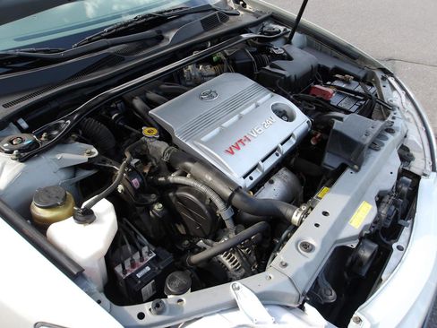 Used 2004 Toyota Camry XLE FWD image 16