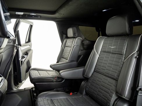 Used 2026 Cadillac Escalade V w/ LPO, ONYX Package image 23