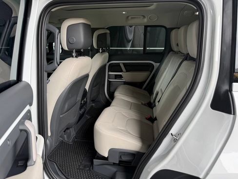 Used 2023 Land Rover Defender 130 SE AWD/4WD image 18