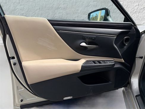 Used 2020 Lexus ES 350 w/ Premium Package image 22