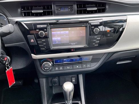 Used 2015 Toyota Corolla LE image 31