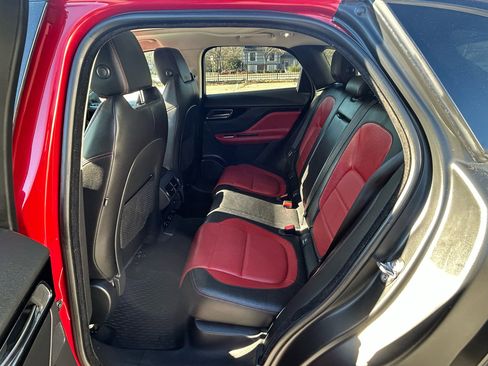 Used 2017 Jaguar F-PACE R-Sport image 15