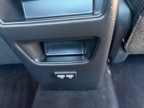 Used 2018 Nissan Sentra SR Turbo w/ SR Midnight Edition Package FWD image 33