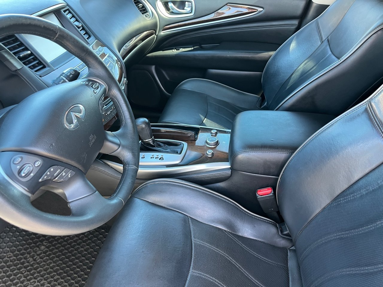 Used 2015 INFINITI QX60 Luxe w/ Deluxe Touring Package AWD/4WD image 17