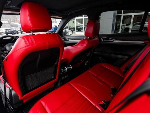 Used 2024 Alfa Romeo Stelvio Veloce image 26