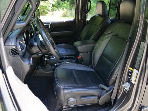 Used 2022 Jeep Gladiator Overland w/ Popular Equipment Package AWD/4WD image 3