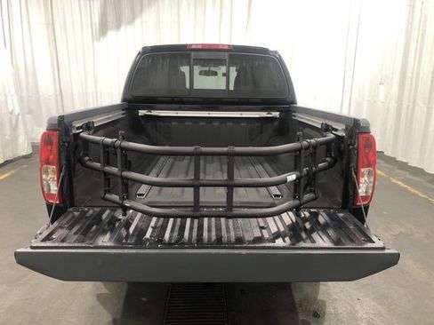 Used 2020 Nissan Frontier SV image 10