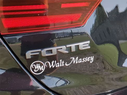 Used 2024 Kia Forte GT w/ GT2 Package FWD image 5