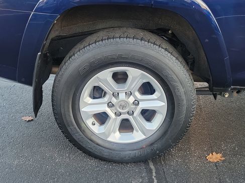 Certified 2019 Toyota 4Runner SR5 Premium image 6