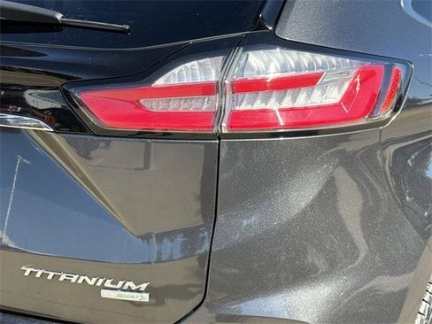 Used 2019 Ford Edge Titanium w/ Equipment Group 301A image 7