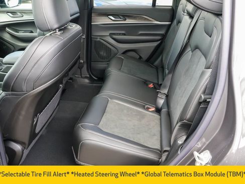 New 2026 Jeep Grand Cherokee Altitude image 19