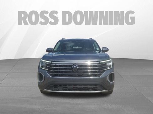 Used 2024 Volkswagen Atlas SE w/ Panoramic Sunroof Package FWD image 2